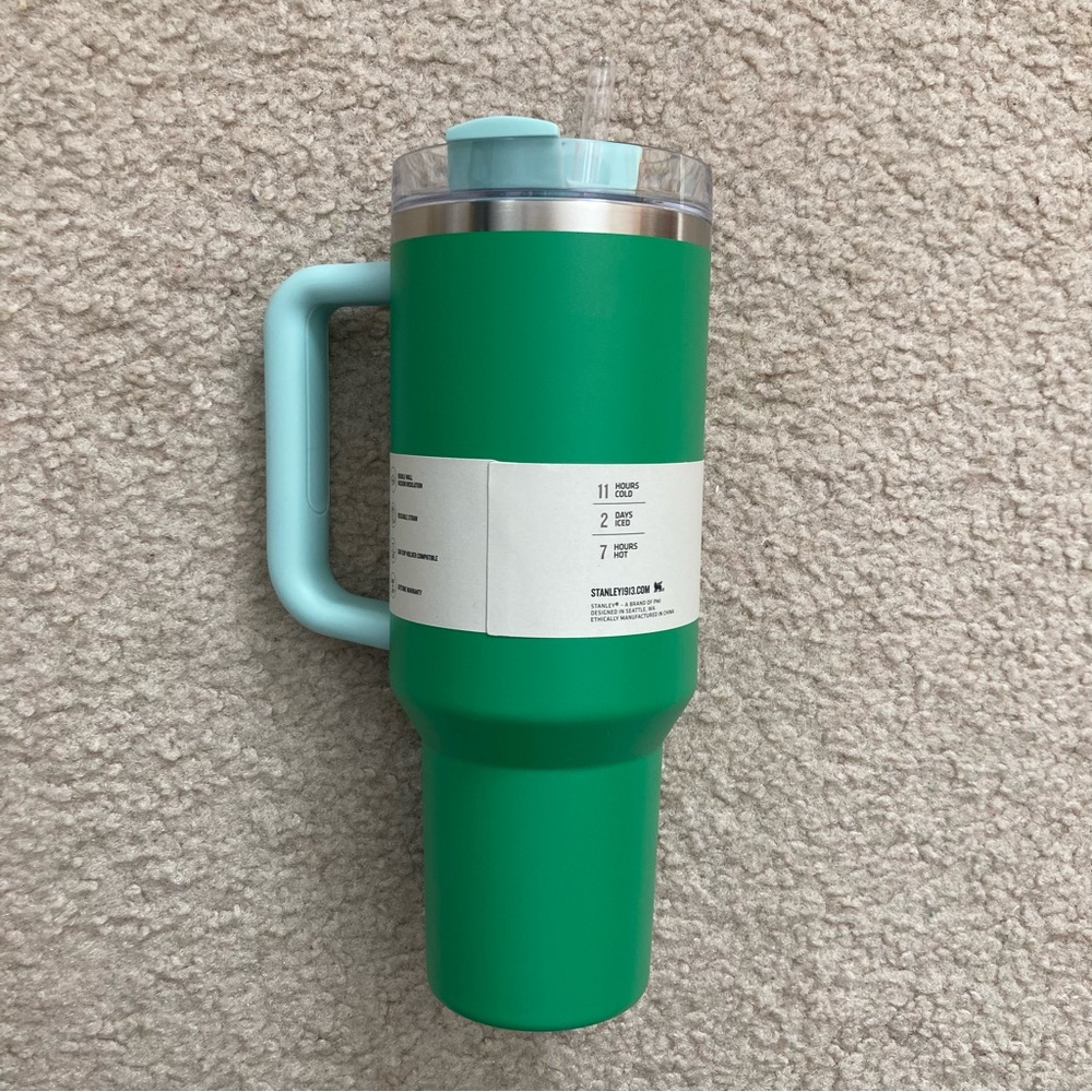 NWT Stanley 40oz Quencher H2.0 Tumbler Green 2024 - Picture 3 of 5